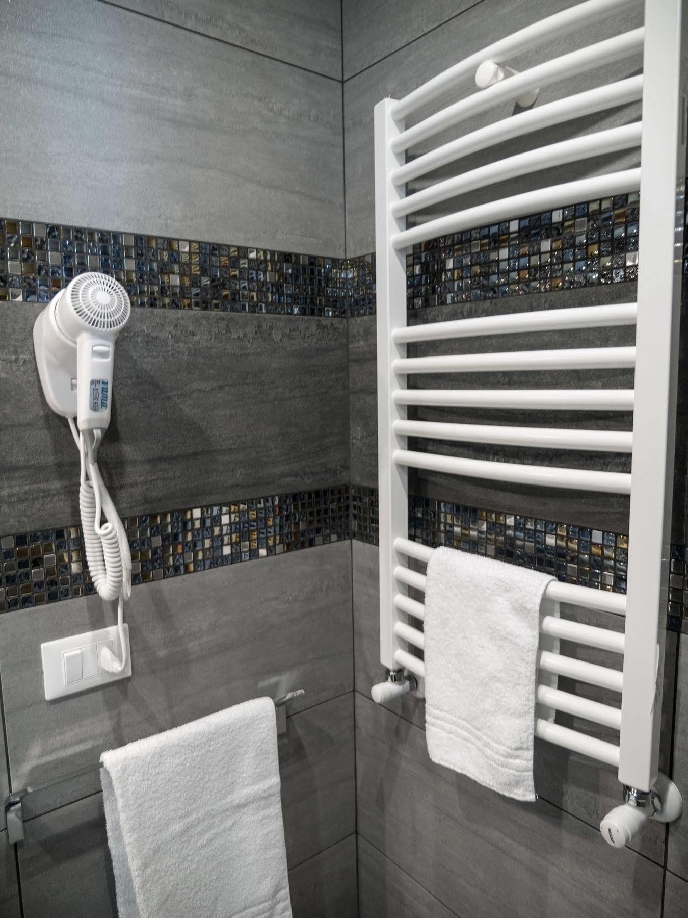 Bed Milano Linate Hotell Exteriör bild